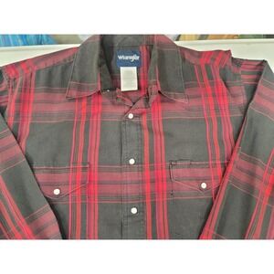 VINTAGE Mens Wrangler Western Shirt Long Sleeve Plaid‎ Black Red Cowboy